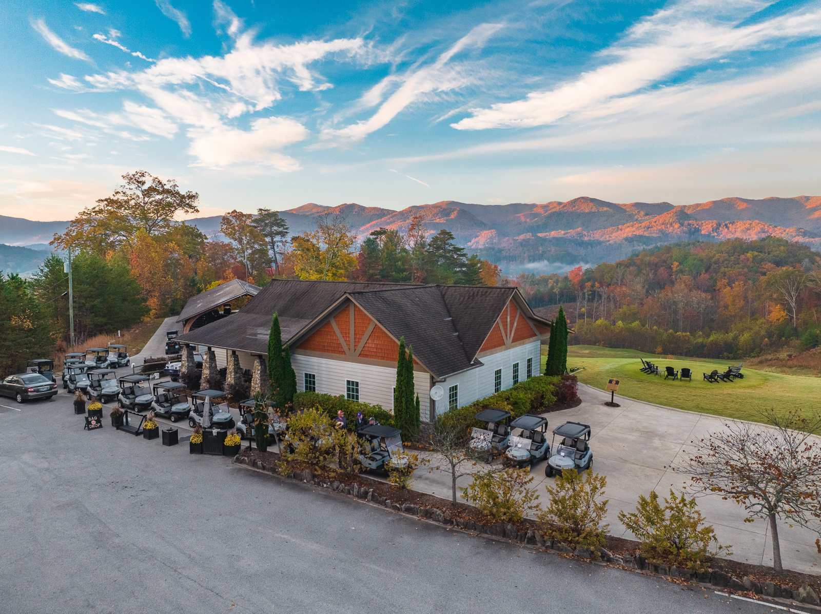 Sequoyah National clubhouse with autumn mountains
